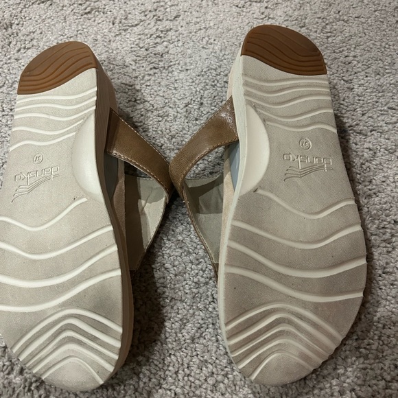 Dansko sandals new in box - Picture 4 of 6